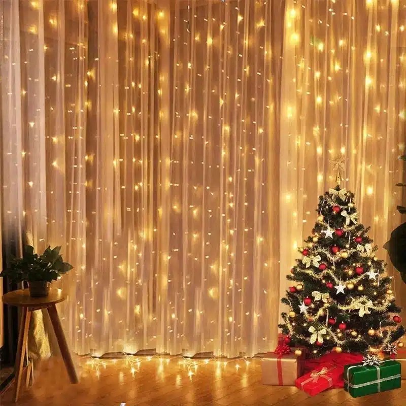 1+1 Gratuit – Perdea luminoasă de Crăciun, 3x3 m, cu 300 LED-uri și 8 moduri de iluminare, USB și telecomandă.